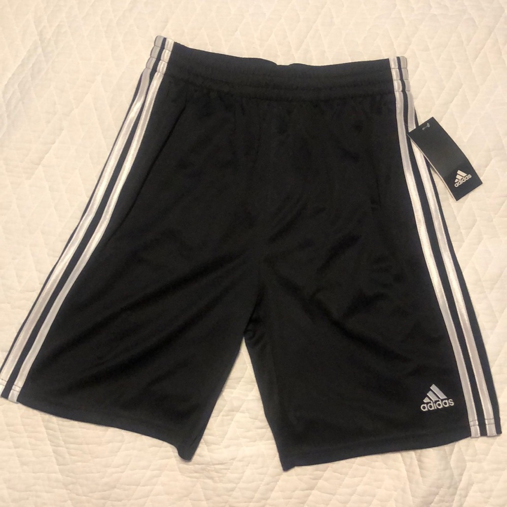 NWT adidas boy’s black athletic shorts size large